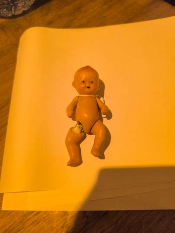 Petit poupon ancien en porcelaine, Enlèvement ou Envoi