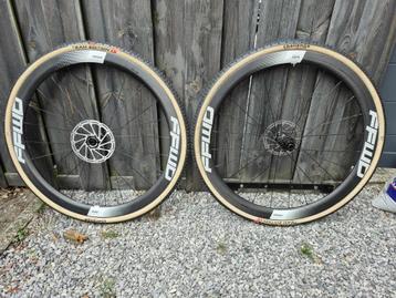 FFWD Ryot 44 disc wielen met dt240 naaf beschikbaar voor biedingen