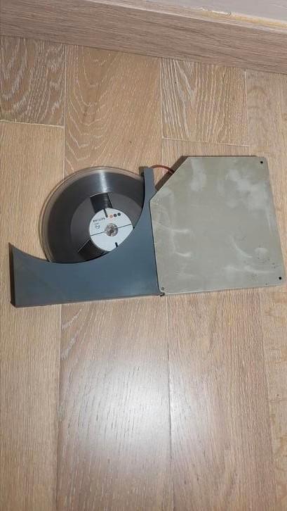 Agfa Magnetonband vintage audiospoel met harde behuizing, Audio, Tv en Foto, Filmrollen, Ophalen of Verzenden