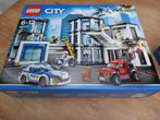 Lego politiekantoor (60141) + politievrachtwagen (60139), Ophalen, Zo goed als nieuw, Complete set, Lego