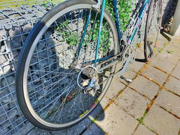 Koersfiets beschikbaar voor biedingen