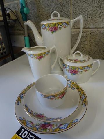 service à café en porcelaine beschikbaar voor biedingen
