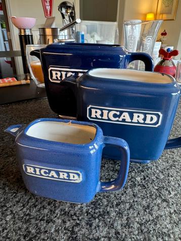 Een doos vol Ricard  beschikbaar voor biedingen