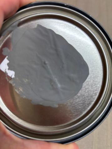 Donkergrijze muurverf voor binnen en buiten 1liter beschikbaar voor biedingen