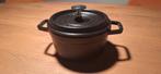 Staub cocotte 16cm nieuw en ongebruikt, Huis en Inrichting, Gietijzer, Nieuw, Ophalen of Verzenden, Keramische plaat