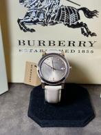 Montres Burburry neuf, Handtassen en Accessoires, Horloges | Dames, Ophalen of Verzenden, Goud, Goud