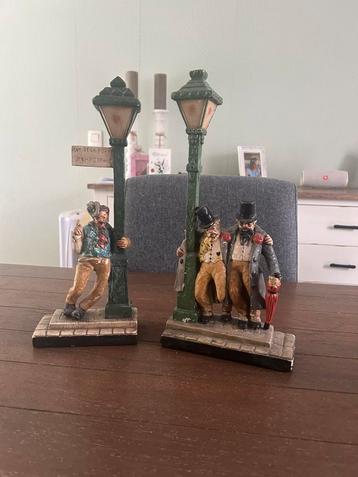 Vintage beeldjes Rue de la Pompe – Van den Balck beschikbaar voor biedingen