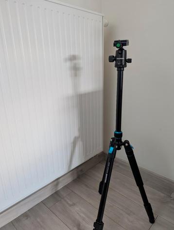 Camerastatief  beschikbaar voor biedingen