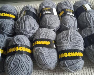 12 bollen breiwol Longchamp, 100m per bol beschikbaar voor biedingen