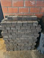 Overzicht

Gratis Klinkers 10x10x8 cm ongeveer. 398 stuks, Tuin en Terras, Tegels en Klinkers, Ophalen, Klinkers