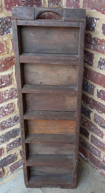 ancienne pièce de fabrique pour présentoir/ bois/métal  beschikbaar voor biedingen