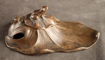 Antieke bronzen Art Nouveau inktpot beschikbaar voor biedingen