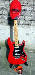 Fender  de luxe stratocaster  Red + your best friend USA gif, Muziek en Instrumenten, Snaarinstrumenten | Gitaren | Elektrisch
