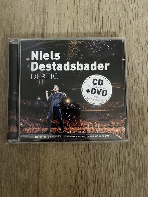 CD & DVD Niels Destadsbader "DERTIG', Cd's en Dvd's, Dvd's | Nederlandstalig, Zo goed als nieuw, Ophalen of Verzenden