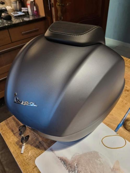 Vespa Gts/ Sprint/ Primavera topkoffer en rekje nieuw!, Motoren, Accessoires | Koffers en Tassen, Zo goed als nieuw, Ophalen