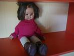 Speelpop   Meisje met zwart haar+/-45 cm groot, Kinderen en Baby's, Speelgoed | Poppen, Overige typen, Ophalen of Verzenden, Zo goed als nieuw