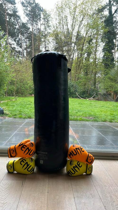 Donker blauwe bokszak en bokshandschoenen, Sport en Fitness, Boksen, Zo goed als nieuw, Bokszak, Ophalen of Verzenden