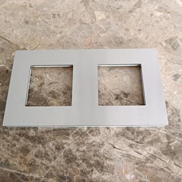 Niko Home Control Plaque de recouvrement horizontale double, beschikbaar voor biedingen