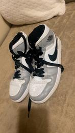 Nike schoenen maat 38, Sport en Fitness, Basketbal, Ophalen, Zo goed als nieuw, Schoenen