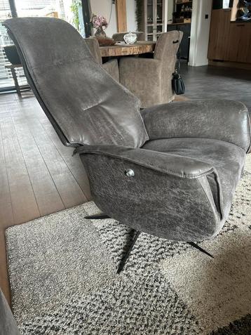 Relaxfauteuil met bankstel (microleder) beschikbaar voor biedingen