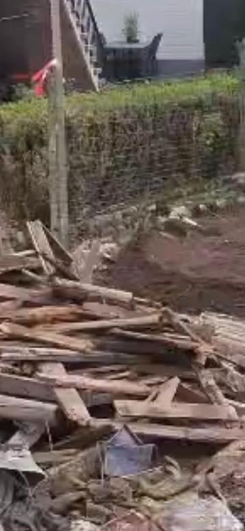 Gratis hout beschikbaar voor biedingen