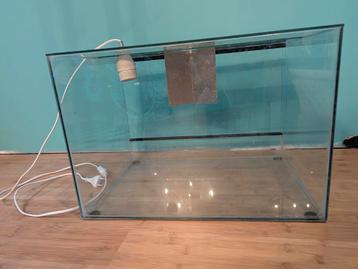 Gratis terrarium  beschikbaar voor biedingen