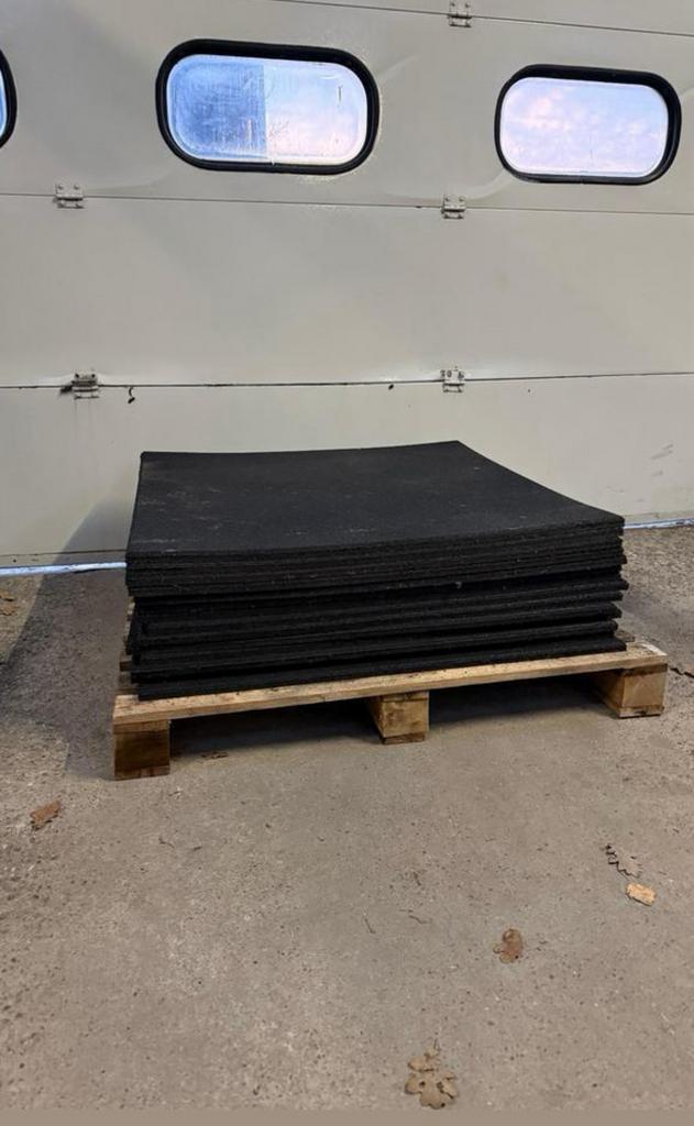 Rubberen tegels 1m2 14 stuks, Sport en Fitness, Fitnessmaterialen, Gebruikt, Overige typen, Armen, Benen, Borst, Buik, Rug, Ophalen