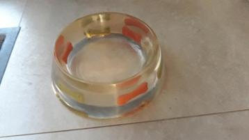 Bol design pour chiens avec nonos moulés à l'intérieur beschikbaar voor biedingen