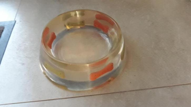 Bol design pour chiens avec nonos moulés à l'intérieur, Antiek en Kunst, Antiek | Glaswerk en Kristal, Ophalen