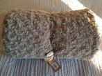 Nieuwe taupe plaid met lussen, Huis en Inrichting, Woonaccessoires | Plaids en Woondekens, Ophalen, Nieuw