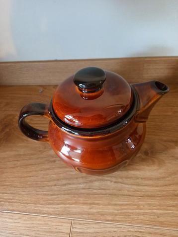 Theepot  beschikbaar voor biedingen
