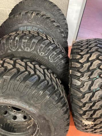 Nissan patrol velgen met banden 35x12.5.r15 beschikbaar voor biedingen