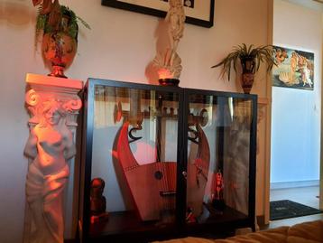 2 Massief Stenen Zuilen - Sculptuur Vrouw - Art Nouveau beschikbaar voor biedingen