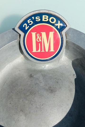 CENDRIER vintage L & M. alliage d'étain Diamètre 9 cm COLLEC