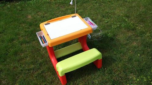 Bureau pour enfant, Kinderen en Baby's, Kinderkamer | Tafels en Stoelen, Zo goed als nieuw, Ophalen