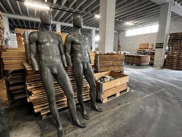 Mannequins te koop 5 stuks  disponible aux enchères