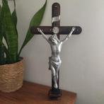 Oud kruisbeeld te voet, Antiek en Kunst, Antiek | Religieuze voorwerpen, Ophalen of Verzenden