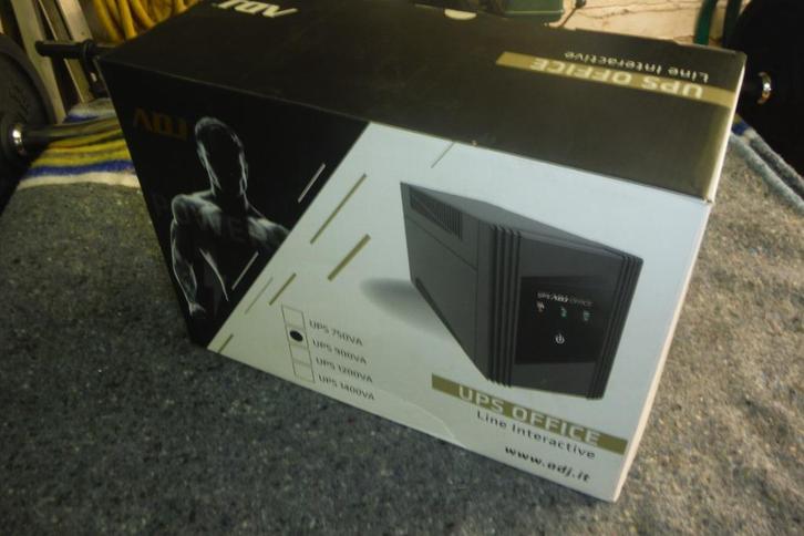 ADJ UPS 900VA, Computers en Software, Noodvoedingen (UPS), Nieuw, Ophalen