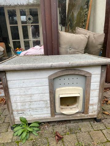 Kippen hok beschikbaar voor biedingen