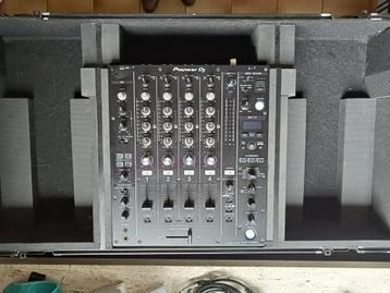 Pioneer DJM-750MK2 DJ mixer + ZOMO flightcase + Decksaver beschikbaar voor biedingen