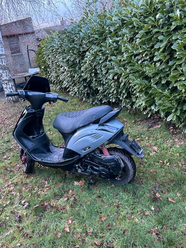 Piaggo zip 2018 4t a klasse tekoop, Vélos & Vélomoteurs, Scooters | Piaggio, Utilisé, Zip, Classe A (25 km/h), Essence, Enlèvement