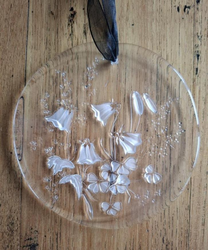 Glazen raamhanger met bloemen / klokjes en klaver, Antiek en Kunst, Curiosa en Brocante, Ophalen of Verzenden