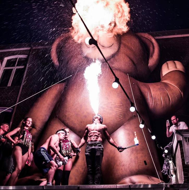 Vuurspuwer | Vuurshow | Fakirshow | Entertainer, Diensten en Vakmensen, Muzikanten, Artiesten en Dj's, Band, DJ, Orkest, Solo-artiest