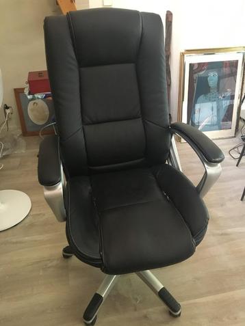 fauteuil de bureau en simili-cuir beschikbaar voor biedingen