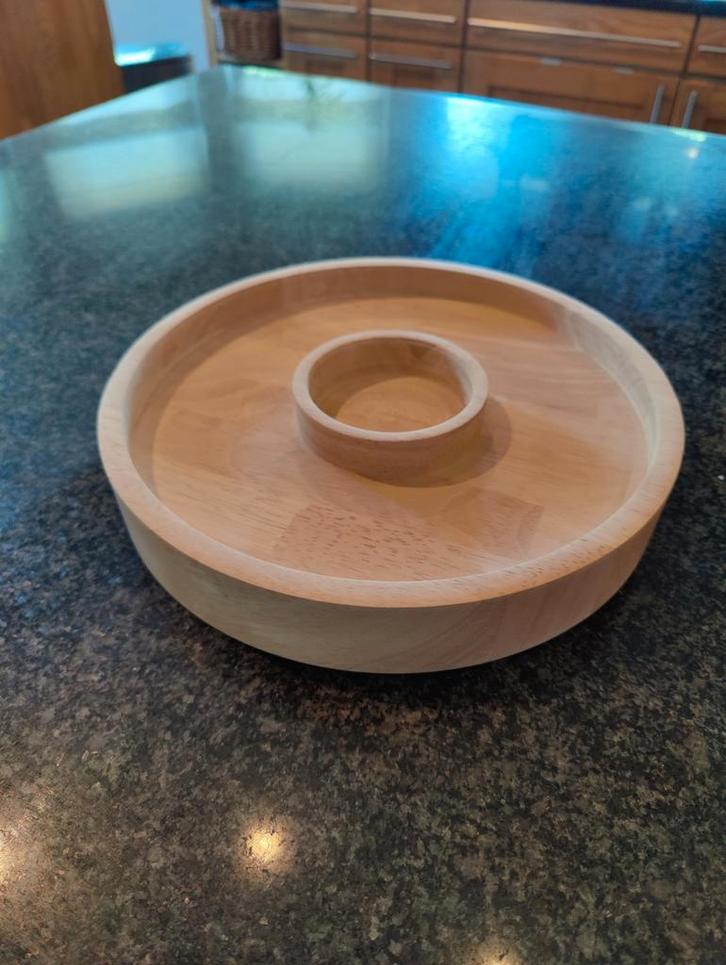 Houten snack schaal met dip potje, Huis en Inrichting, Woonaccessoires | Schalen en Manden, Zo goed als nieuw, Schaal, Rond, Hout