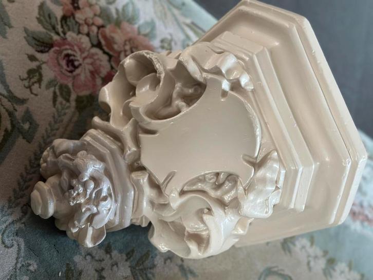 Zware decoratieve wandconsole in gips – klassiek model, Antiquités & Art, Curiosités & Brocante, Enlèvement ou Envoi