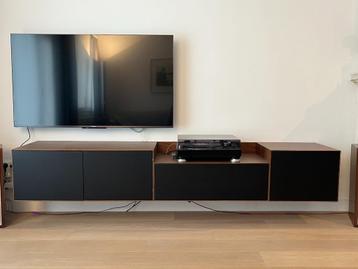 Tv kast beschikbaar voor biedingen