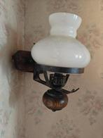 Muur Petroleum lamp, Ophalen