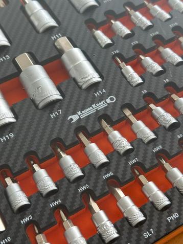 NIEUW - 102-delige Bit- en Doppenset beschikbaar voor biedingen