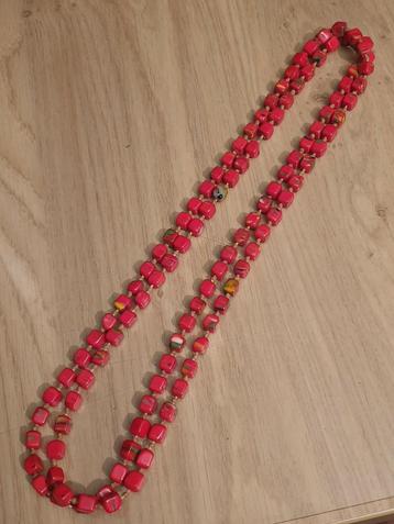 Mooi Authentieke roodbloed koraal dames kraal  beschikbaar voor biedingen